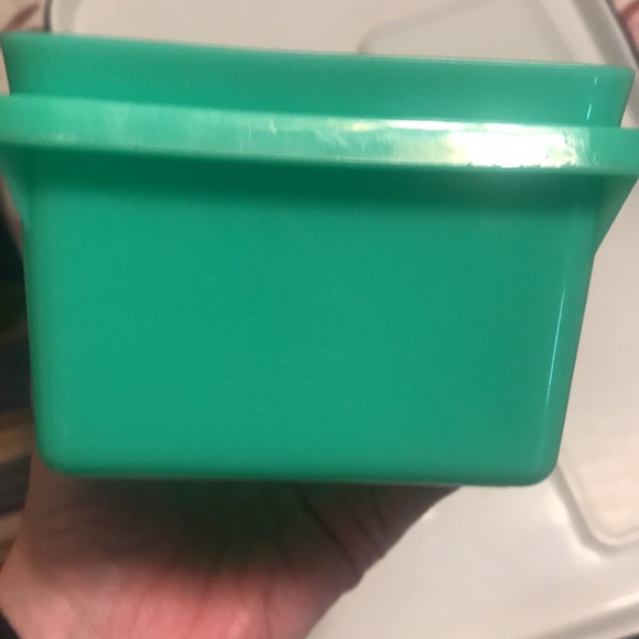 Vintage Tupperware Vegetable Crisper 892-4 w/ Sheer Lid - Picture 9 of 12